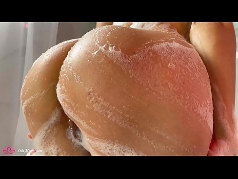 ❤️ Brunetė masturbuoja putytę su vibratoriumi iki intensyvaus orgazmo duše ❤❌ Anal video prie mūsų ❌️❤